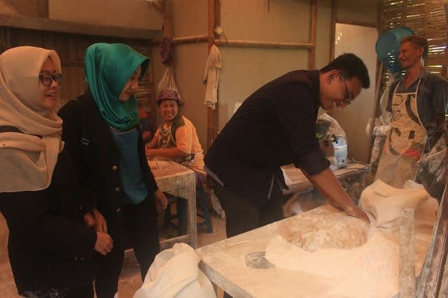 Kerupuk Tengiri : Primadona Baru di Pesanggrahan